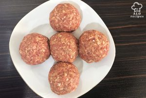 Make round meatballs