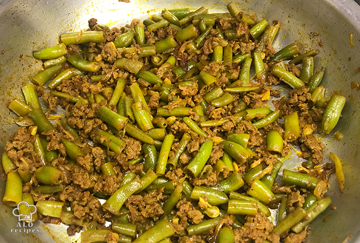 Ground beef and bean mixture