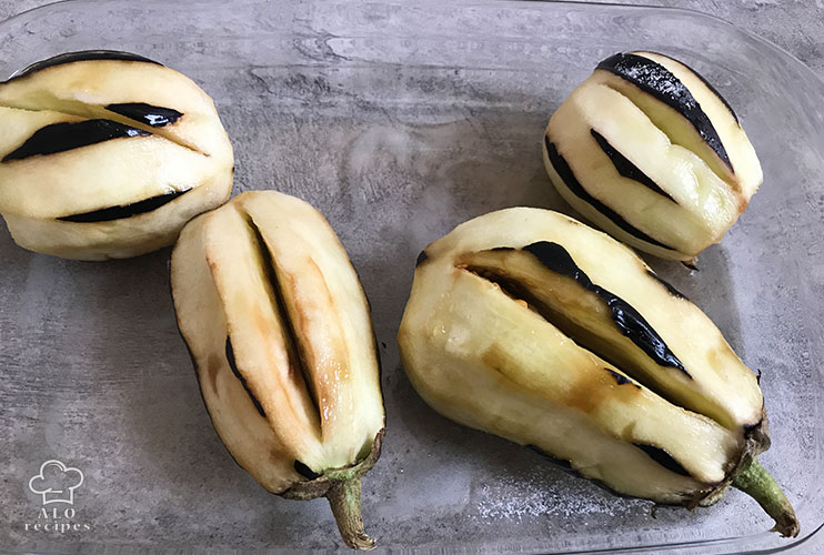 prinkle some salt on the eggplants