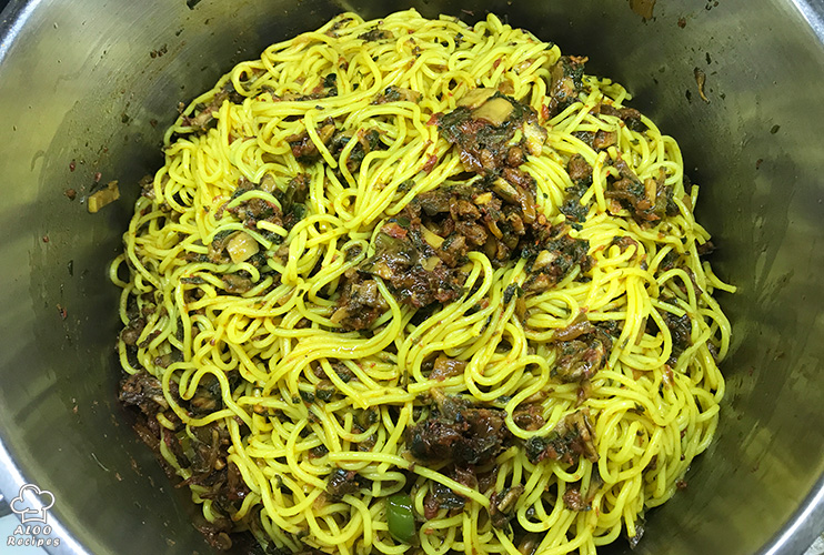 Add the cooked pasta and sauce 2